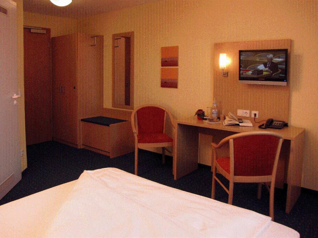 Hotel Gasthof Schuetzen Gbr Laupheim Zewnętrze zdjęcie