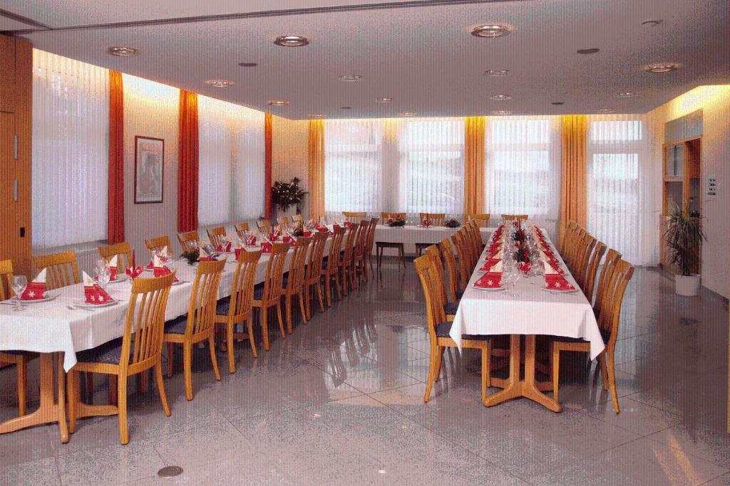 Hotel Gasthof Schuetzen Gbr Laupheim Zewnętrze zdjęcie