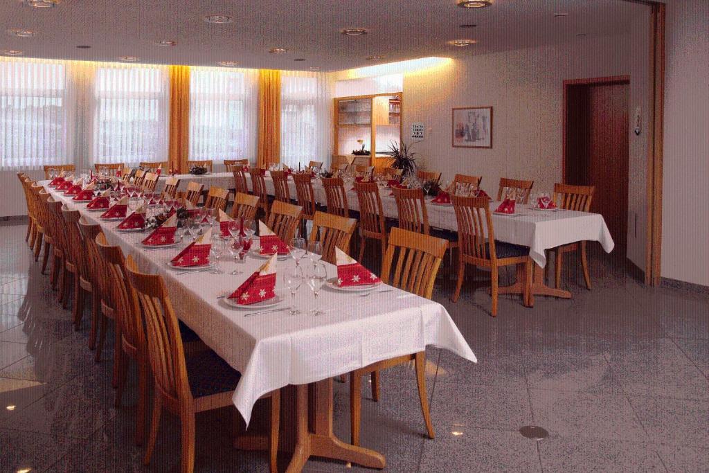 Hotel Gasthof Schuetzen Gbr Laupheim Zewnętrze zdjęcie